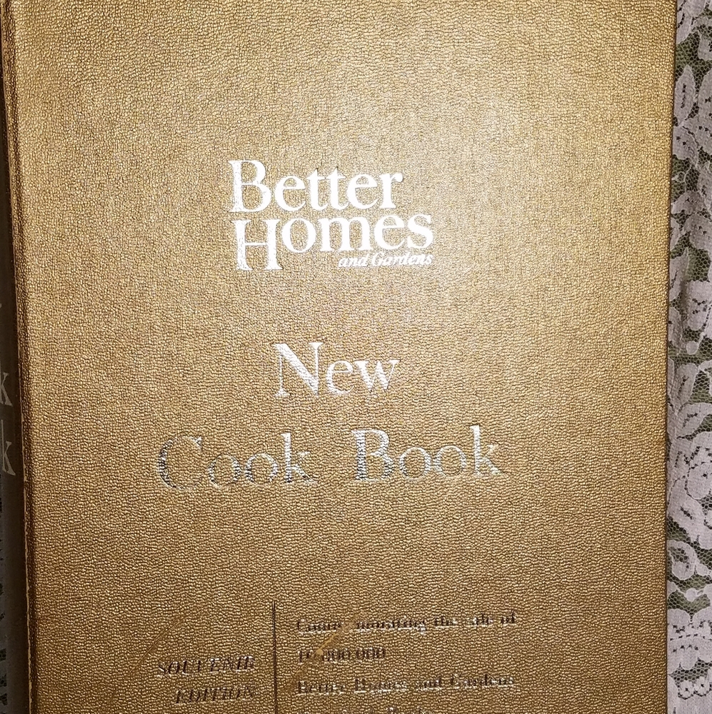 Vintage 1965 Better Homes & Gardens Cookbook Gold